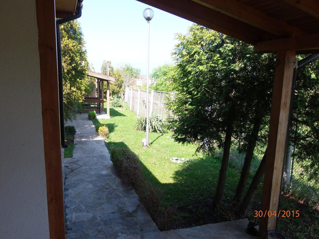 Villas And Bungalows Panorama Černomorec Exterior foto