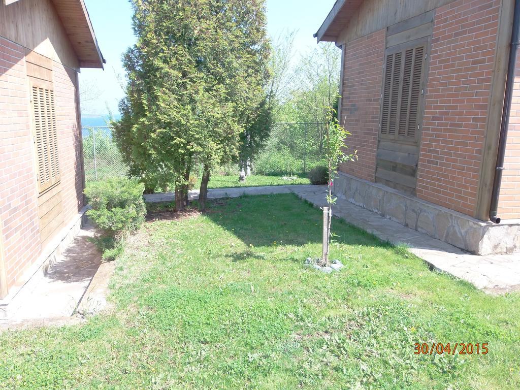 Villas And Bungalows Panorama Černomorec Exterior foto