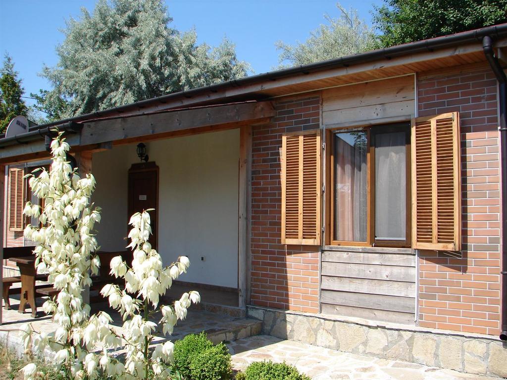 Villas And Bungalows Panorama Černomorec Exterior foto